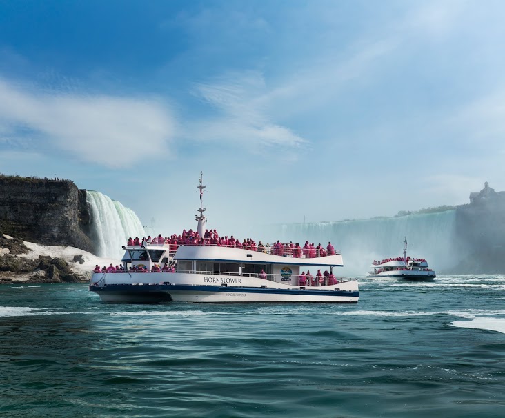Royal Tours | 215 Carlingview Dr #206, Etobicoke, ON M9W 5E8, Canada | Phone: (888) 786-7906