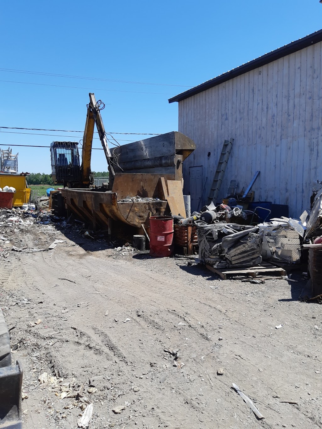 S. Lambert Projets Inc. Division Recyclage de Métaux M&M | 2531 Boulevard Industriel, Chambly, QC J3L 5G8, Canada | Phone: (514) 240-0321