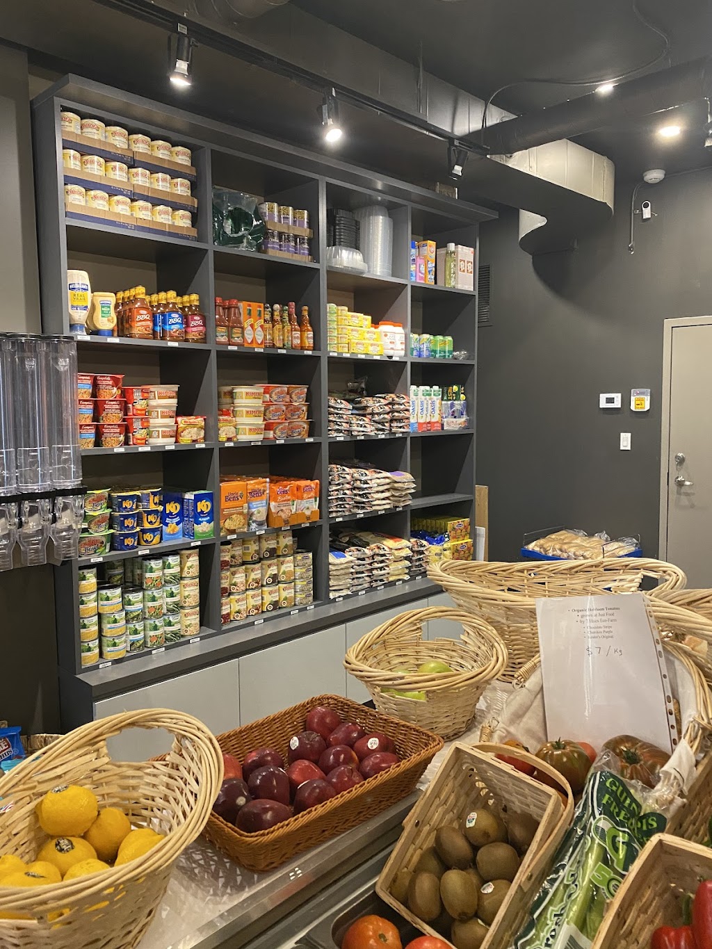 Safi Fine Food | 296 Somerset St. E Unit C1, Ottawa, ON K1N 6W1, Canada | Phone: (613) 422-7234