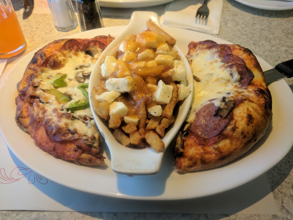 Resto Bar Hélène | 9030, rue de la Montagne, Valcourt, QC J0E 2L0, Canada | Phone: (450) 532-3575