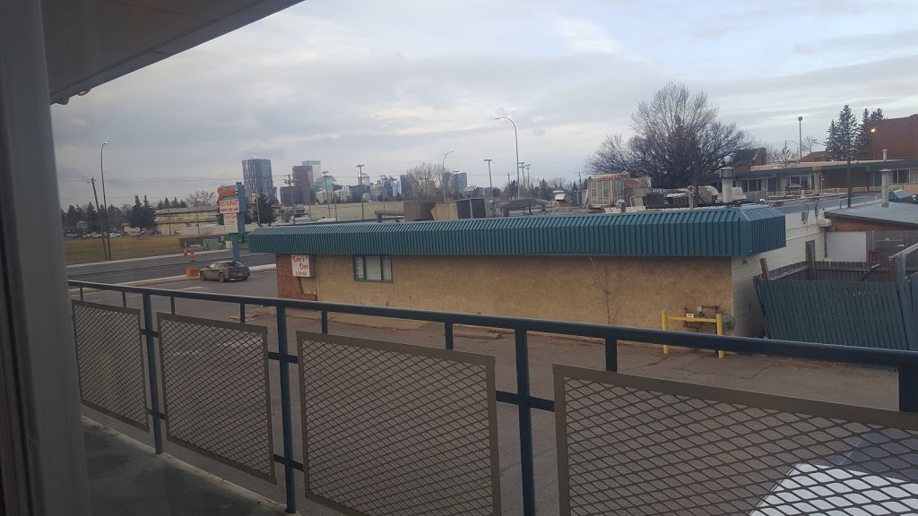 Ambassador Motor Inn | 802 16 Ave NE, Calgary, AB T2E 1K8, Canada | Phone: (403) 276-2271