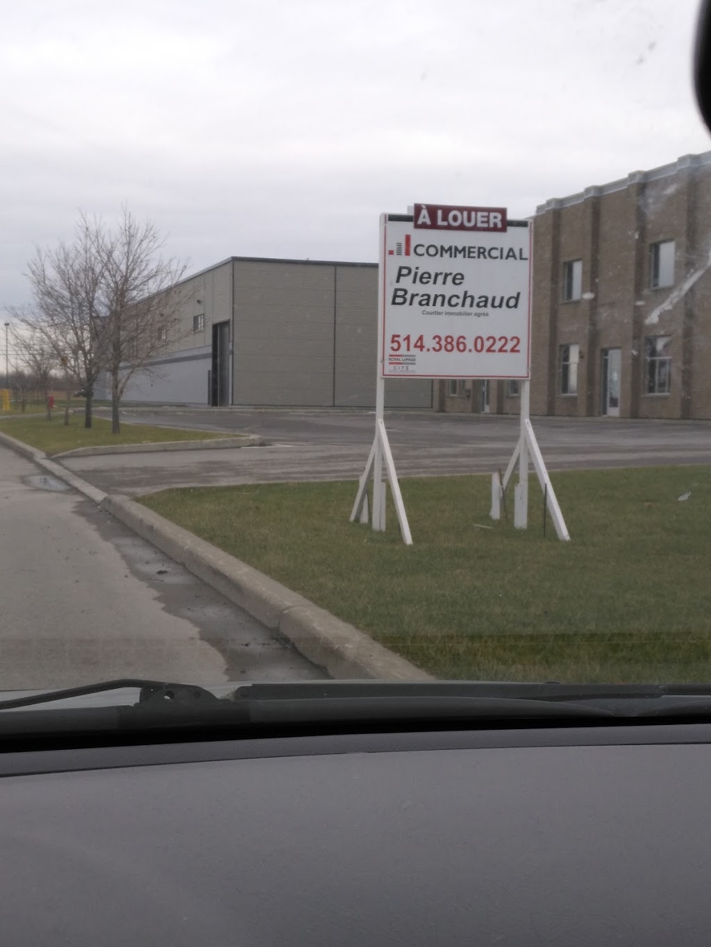 Entrepose Tout | 464 Rue Bourque, Repentigny, QC J5Z 5A2, Canada | Phone: (450) 470-2003