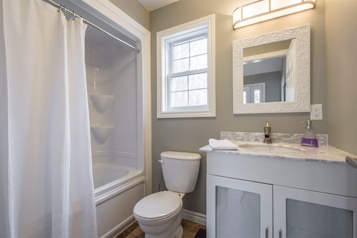 Loft on the Lake | 2940B County Rd 49, Prince Edward, ON K0K 1T0, Canada | Phone: (416) 318-8112