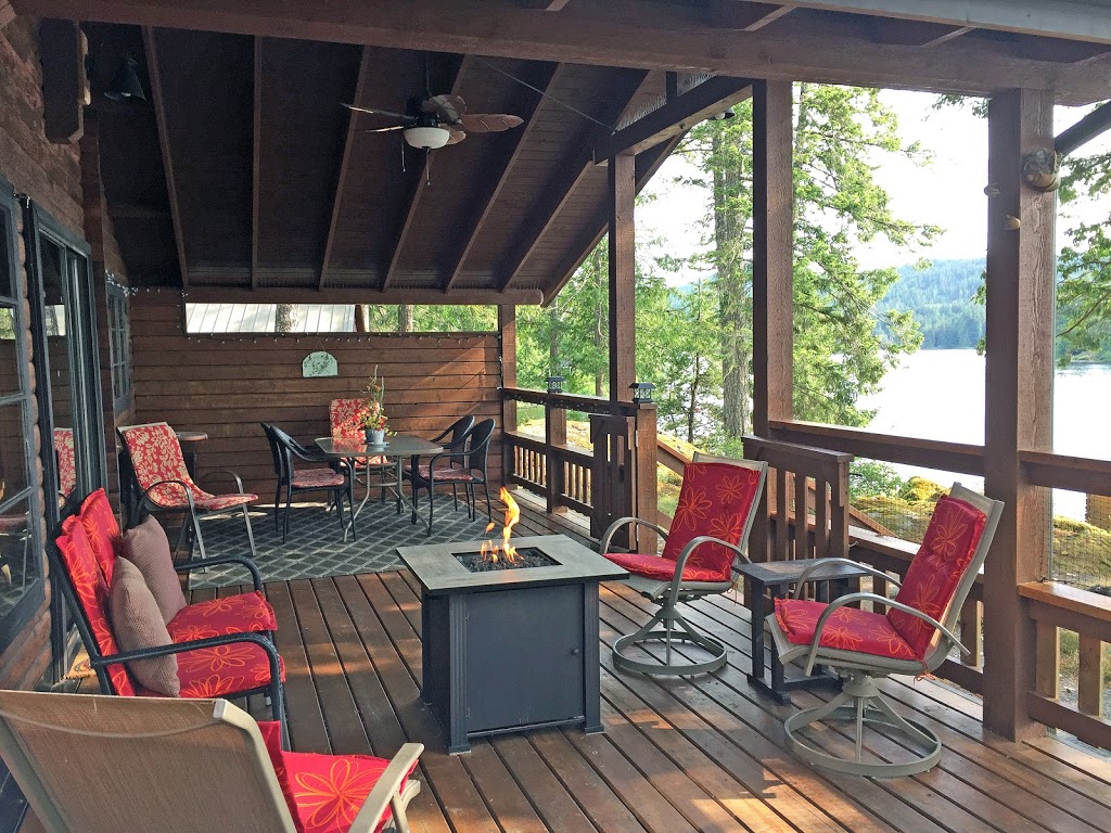 The Cabin Club | 2090 Shawnigan Lake Rd, Shawnigan Lake, BC V0R 2W5, Canada | Phone: (866) 575-0043