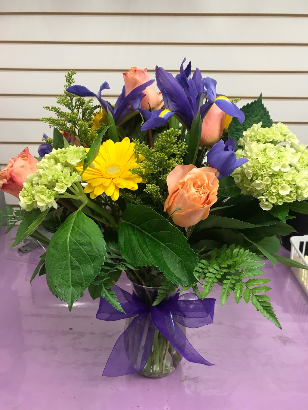 All Seasons Florist And Gourmet Baskets | 7357 Yonge St, Thornhill, ON L3T 2B3, Canada | Phone: (905) 882-4477
