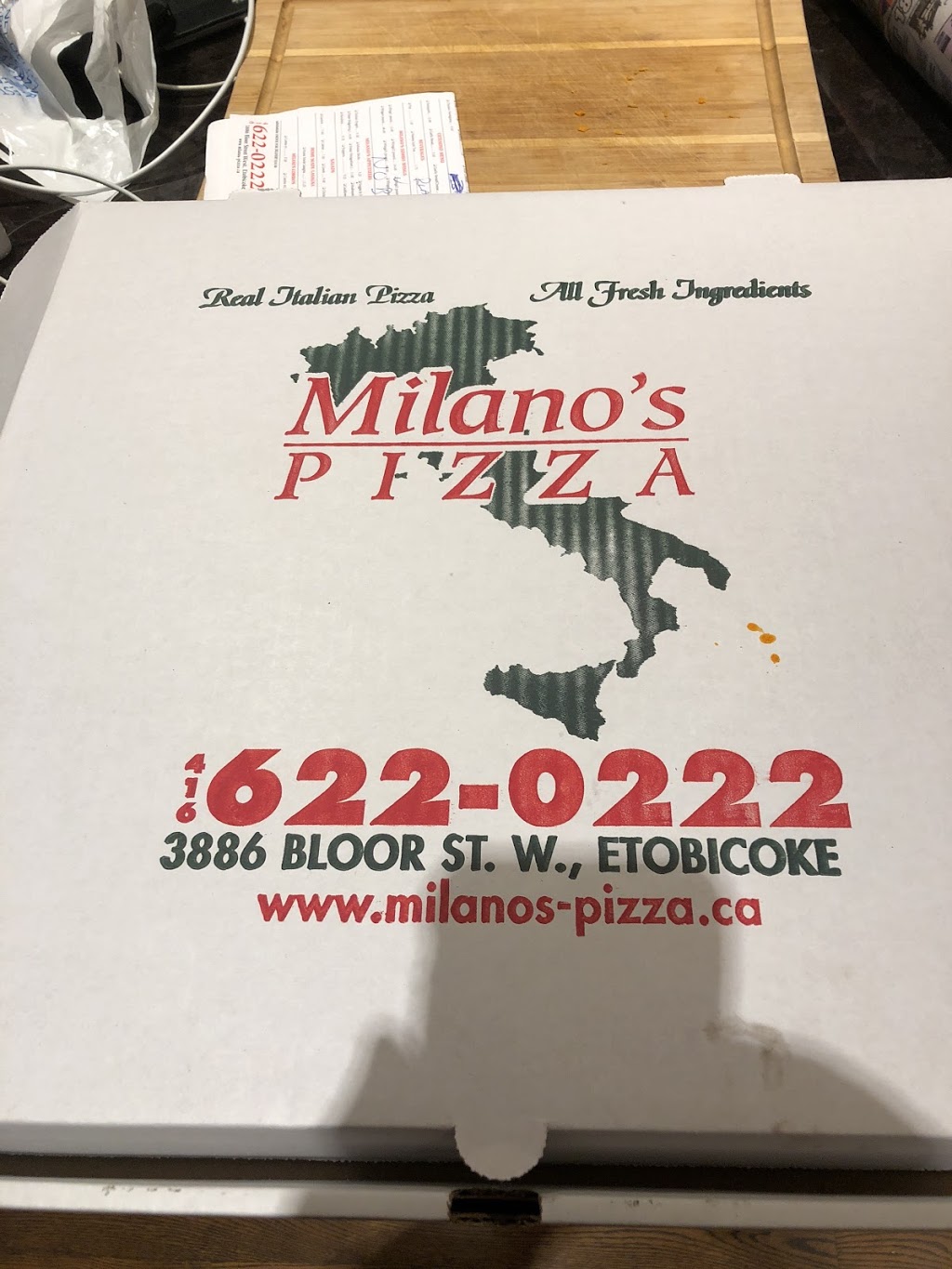 Milanos Pizza | 3886 Bloor St W, Etobicoke, ON M9B 1L4, Canada | Phone: (416) 622-0222