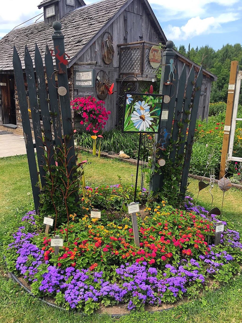 The Artful Garden | 1016 Partridge Ln, Bracebridge, ON P1L 1W8, Canada | Phone: (705) 645-8618