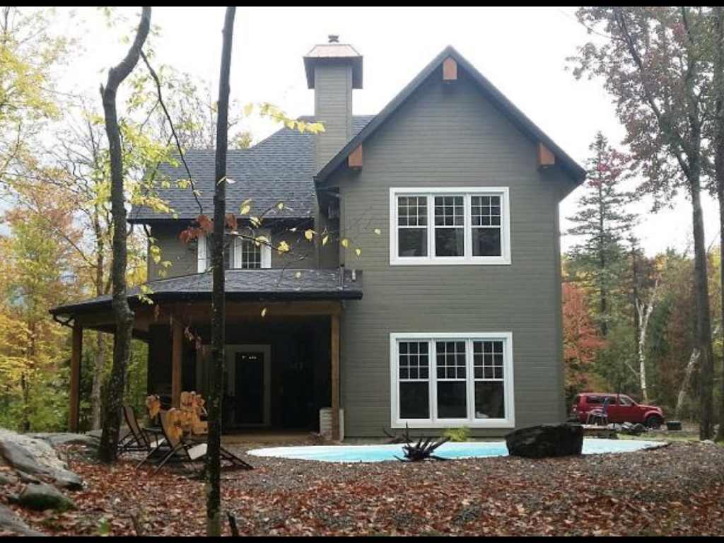 Andremonique | 568 Rue Flora, Grandes-Piles, QC G9X 1H0, Canada