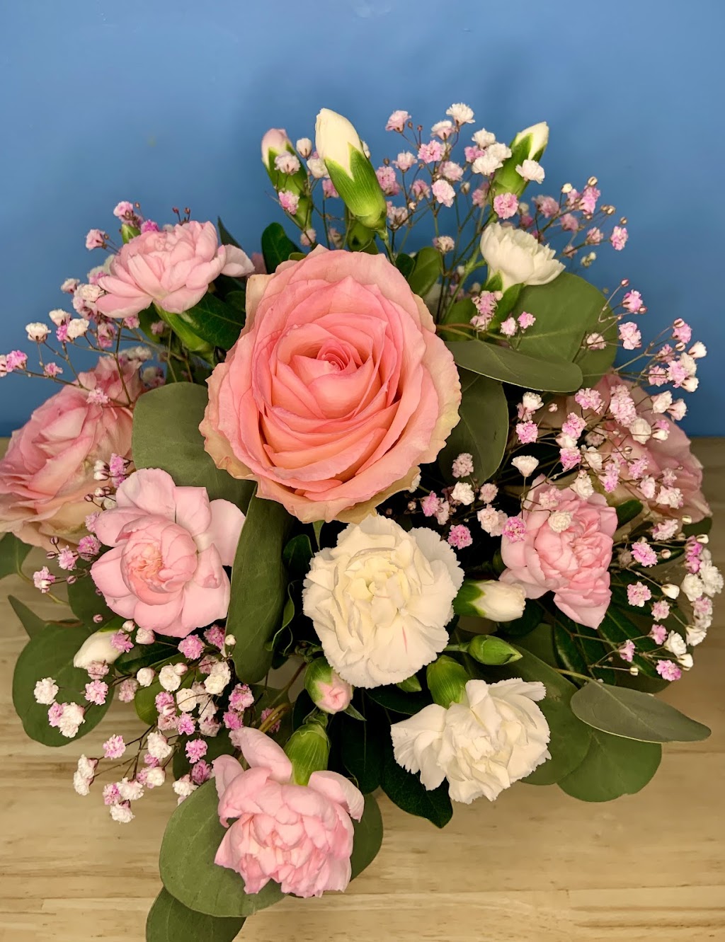 Westie Flowers | 5020 54 Ave, Eckville, AB T0M 0X0, Canada | Phone: (403) 358-8414