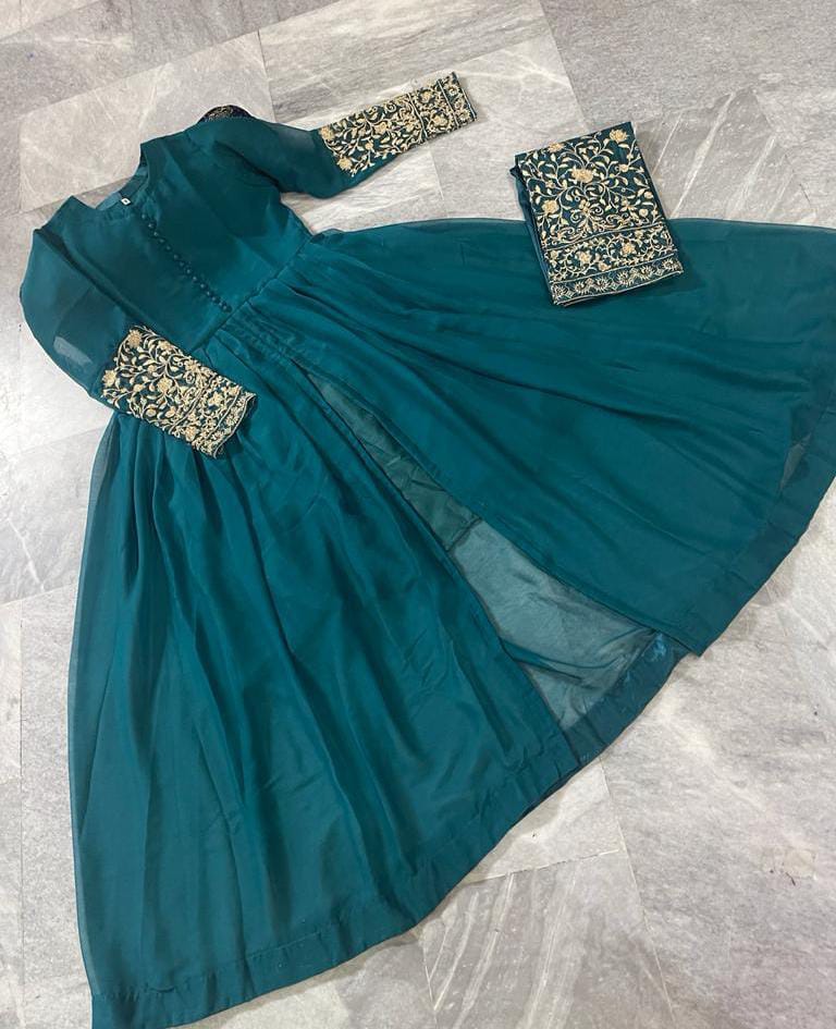Traditional Libas | 119 Bluerock Crescent, Cambridge, ON N1R 7B7, Canada | Phone: (647) 786-5928