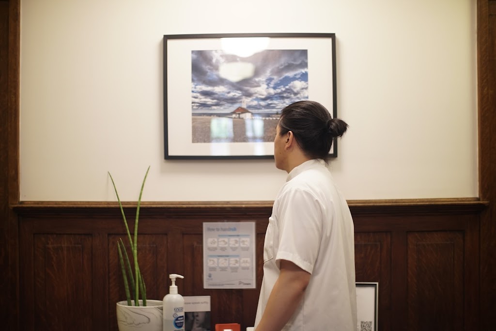 Bryan Lok Osteopathy | 2 Lyall Ave, Toronto, ON M4E 1V8, Canada | Phone: (647) 794-1613