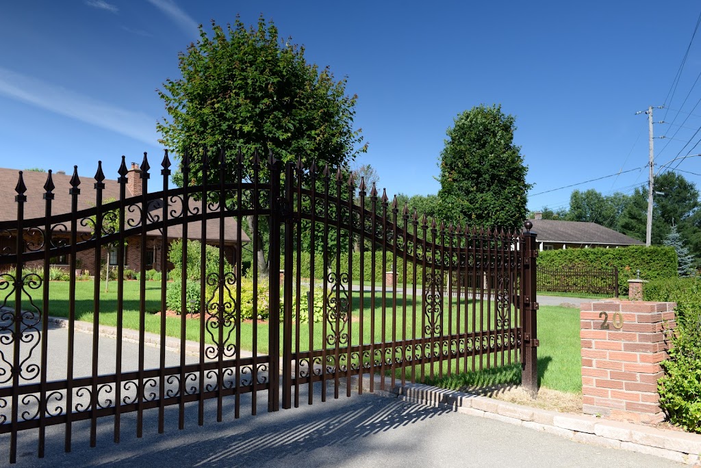cloture vision fence | 25 Rue Lefebvre N local 7, Lachute, QC J8H 3R8, Canada | Phone: (514) 829-3422