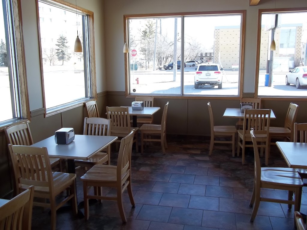 Chicken Delight | St. Annes Rd. | 280 St Annes Rd, Winnipeg, MB R2M 3A7, Canada | Phone: (204) 982-1305