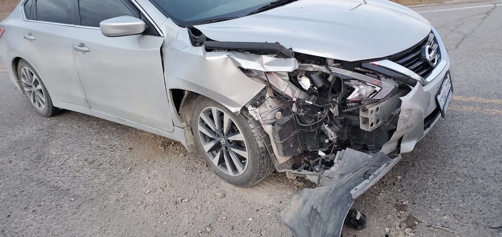 Holmes Auto Body | 720 Gillard St, Wallaceburg, ON N8A 4Z5, Canada | Phone: (519) 627-8424