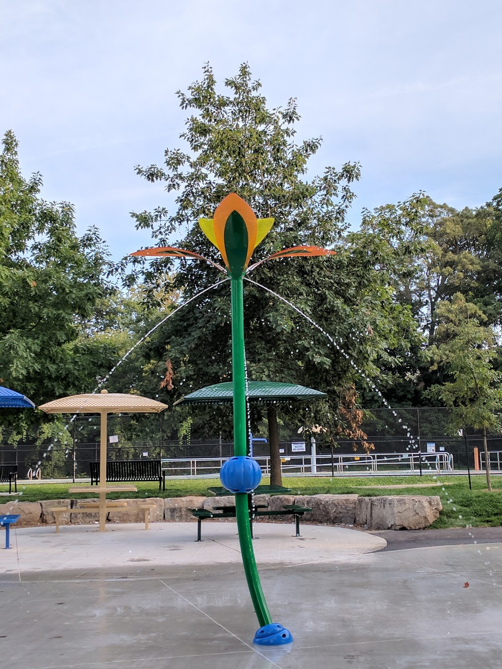 Rotary Park Pool & Spray Pad | 100 Garden Ln, Milton, ON L9T 1S2, Canada | Phone: (905) 878-7946