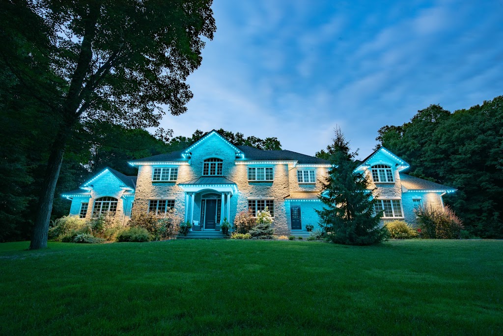 WinnMoe Exterior Lighting Services | 15 Abington Rd, Winnipeg, MB R2J 3S7, Canada | Phone: (204) 299-0110