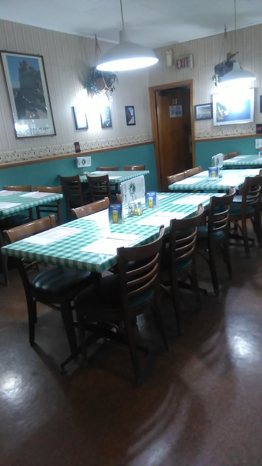 Chef Bondi Pizza Restaurant | 640 Talbot St, St Thomas, ON N5P 1C8, Canada | Phone: (519) 631-0845