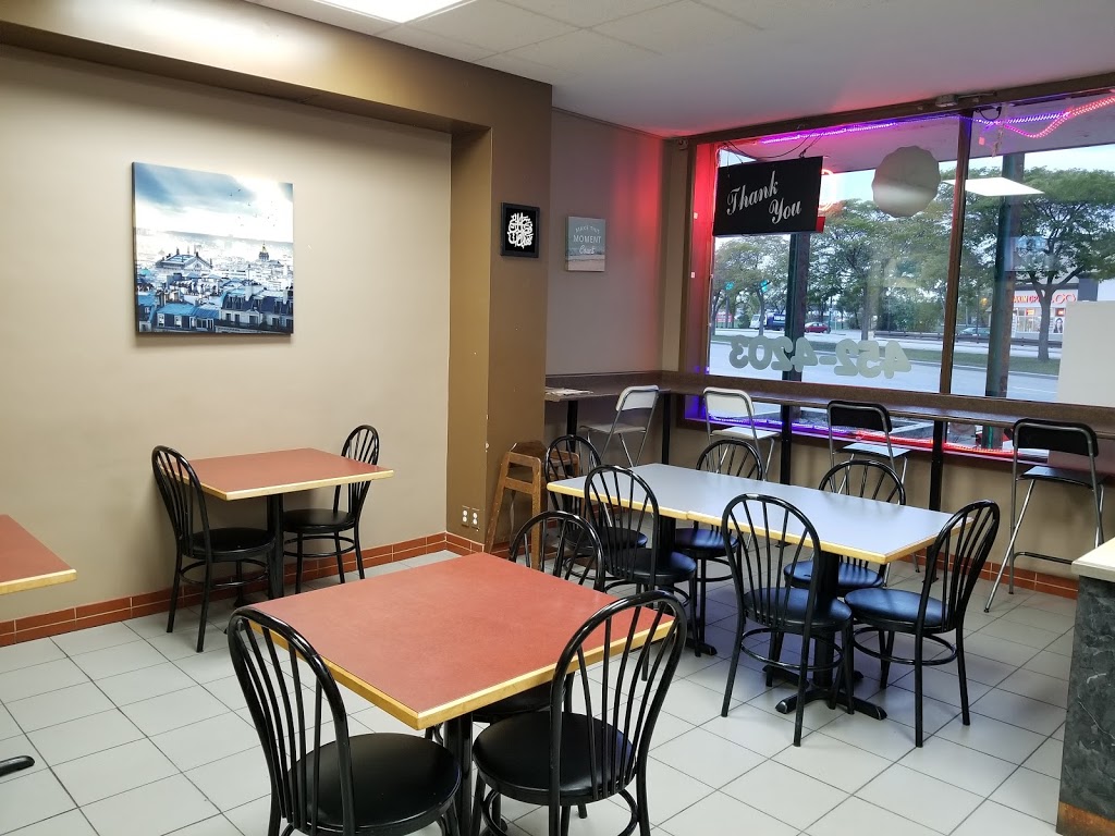 Mr. Calzone pembina | 1254 Pembina Hwy, Winnipeg, MB R3T 2B1, Canada | Phone: (204) 452-4203