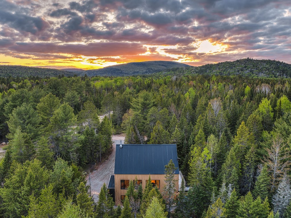 Chalet Le Oslo (Domaine Verre Forêt) | 10e Rue, Saint-Côme, QC J0K 2B0, Canada | Phone: (514) 249-1054