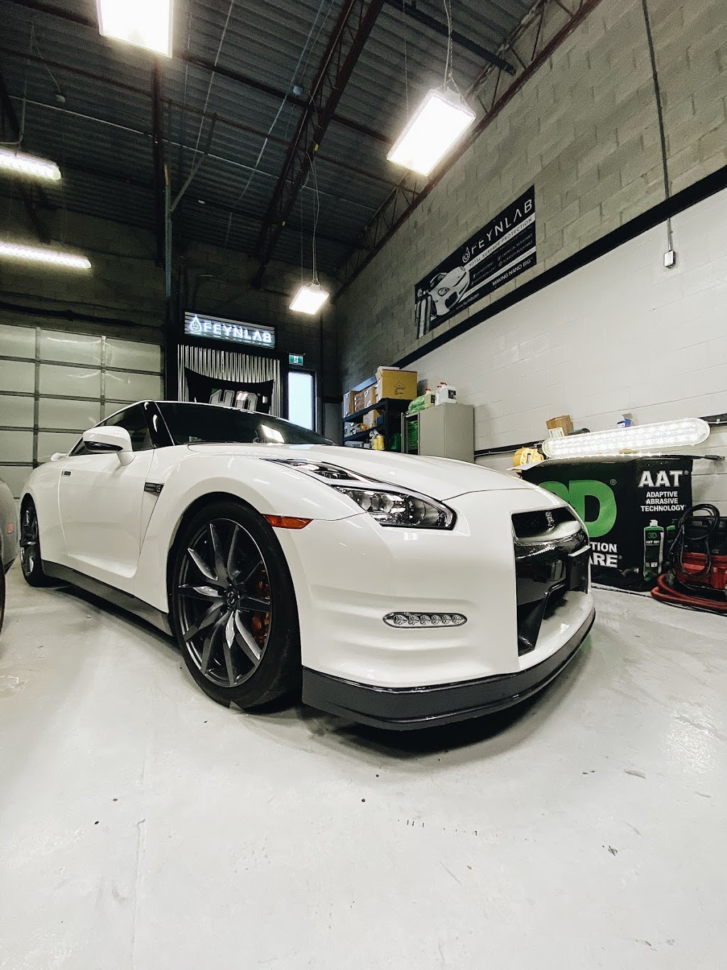 Royal Tints | 2650 John St Unit 16, Markham, ON L3R 2W4, Canada | Phone: (905) 447-9776