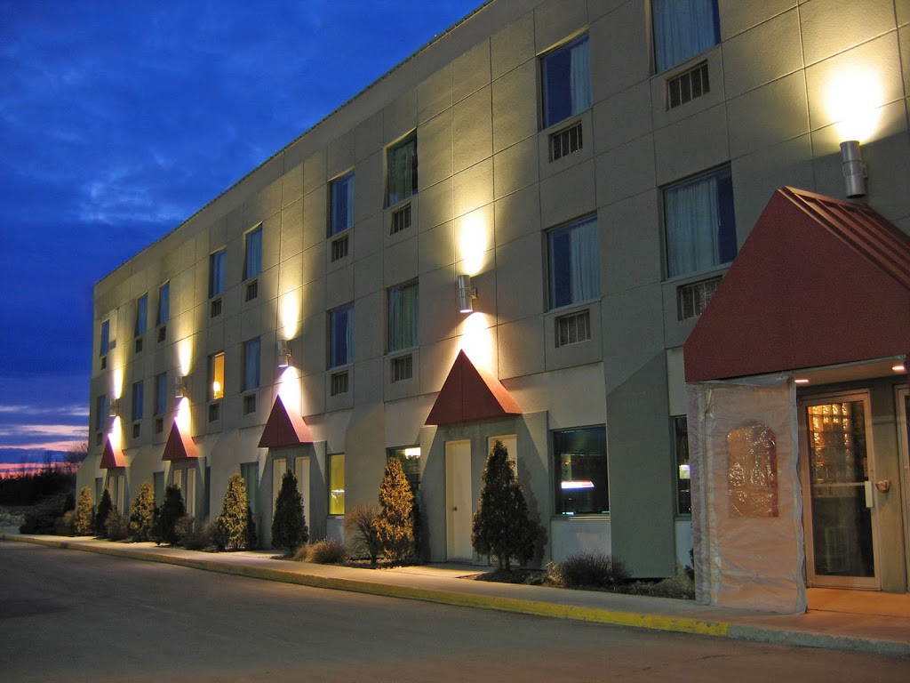 Days Inn by Wyndham Berthierville | 760 Rue Gadoury, Berthierville, QC J0K 1A0, Canada | Phone: (450) 836-1621