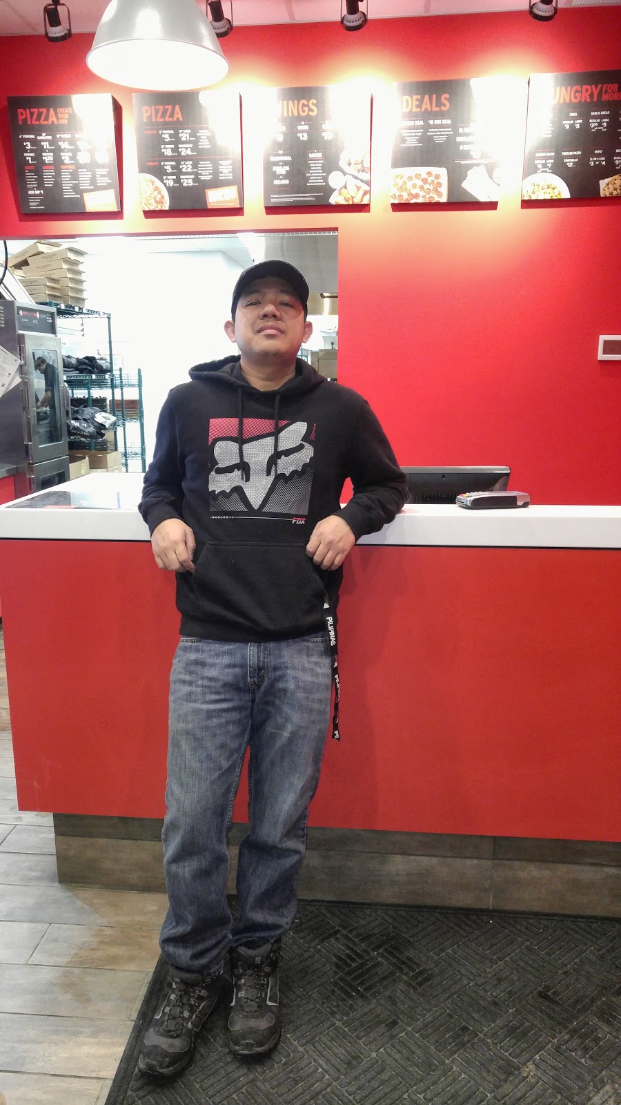 Pizza Hut | 401-120 Fifth Ave, Cochrane, AB T4C 0A4, Canada | Phone: (403) 932-2037