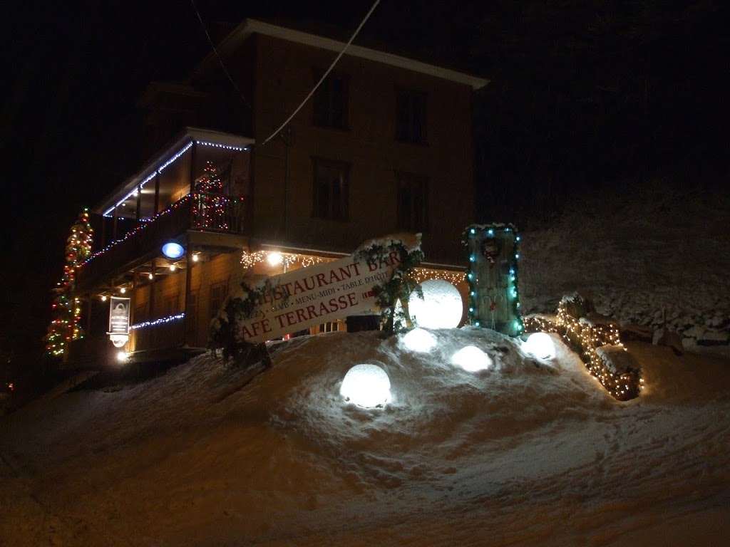 AUBERGE LE FOUR À PAIN | 968 Rue Principale, Petite-Rivière-Saint-François, QC G0A 2L0, Canada | Phone: (418) 632-5550
