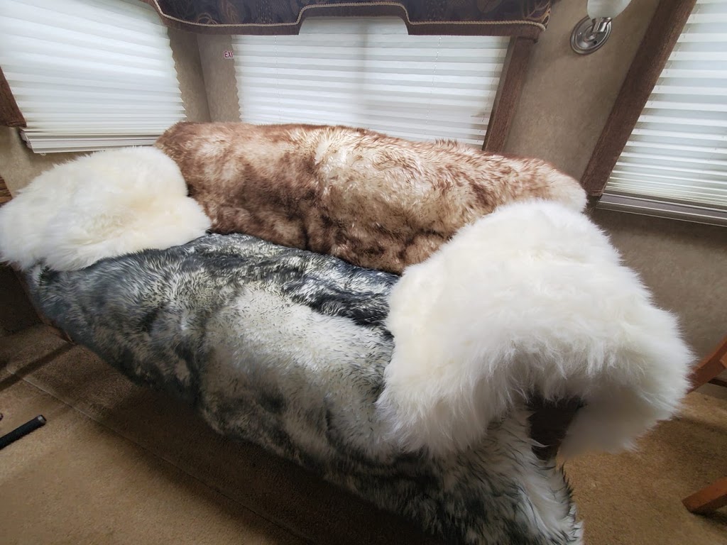 Sunshine Coast Slipper Factory | 5655 Cowrie St, Sechelt, BC V0N 3A0, Canada | Phone: (800) 499-1636
