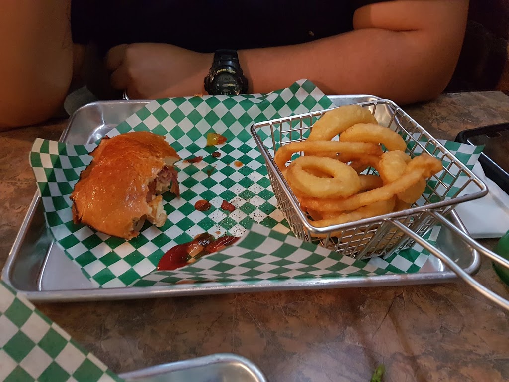 Shannon’s Tap + Grill | 112b Main St W, Shelburne, ON L0N 1S3, Canada | Phone: (519) 306-1414