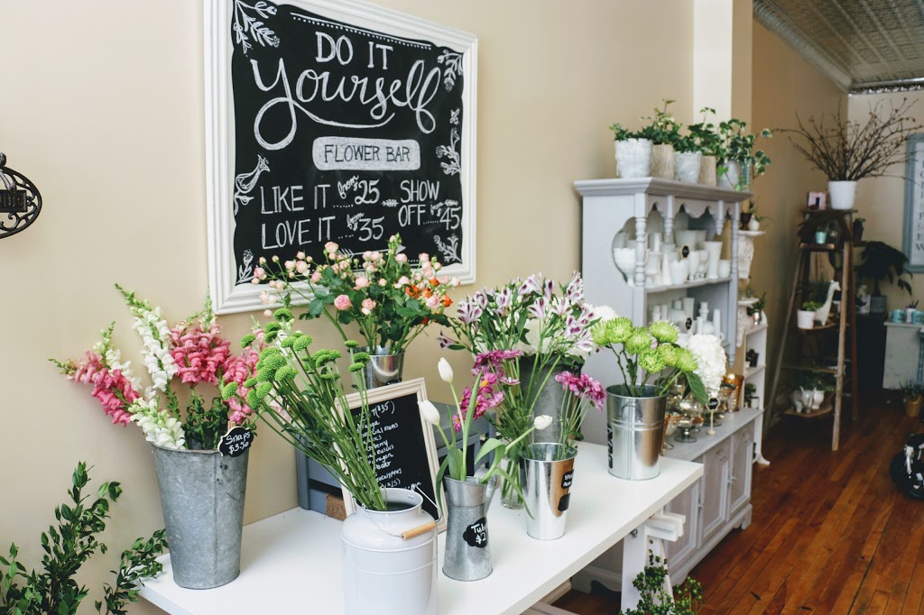 Le Jardin Flower Shop | 24 Queen St W, Cambridge, ON N3C 1G1, Canada | Phone: (226) 600-2559