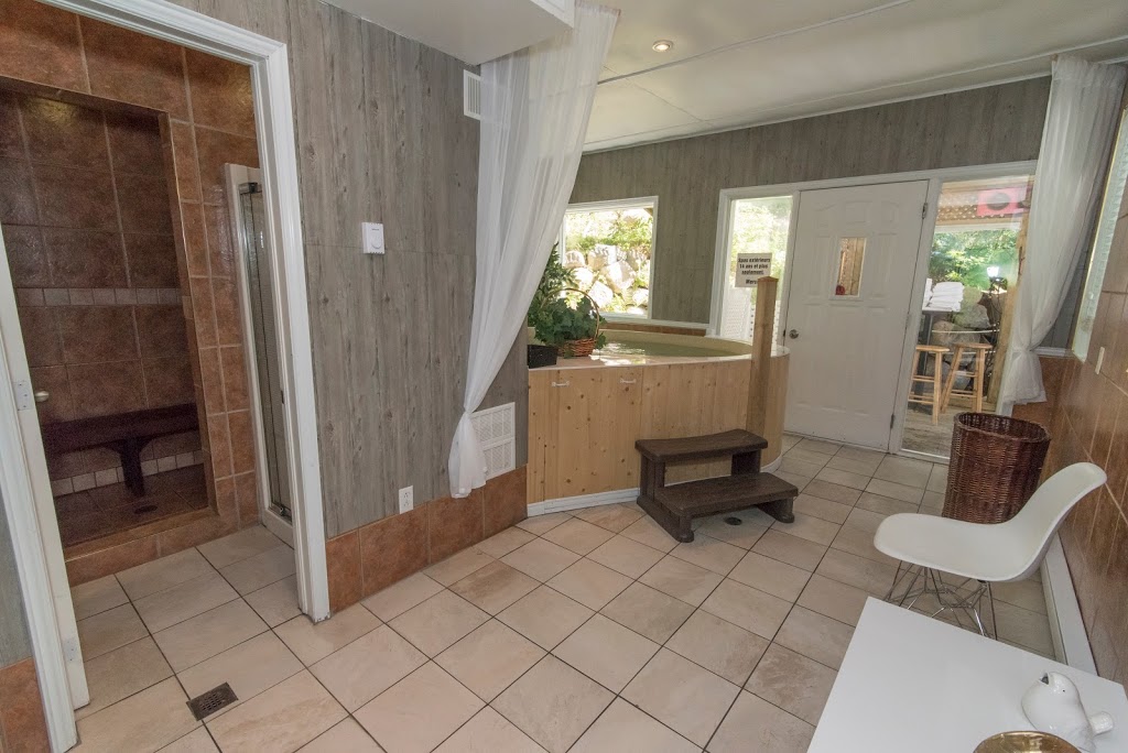 Massage Spa Sur le Lac | 250 Rue Saint Venant, Sainte-Agathe-des-Monts, QC J8C 2Z7, Canada | Phone: (819) 326-7016