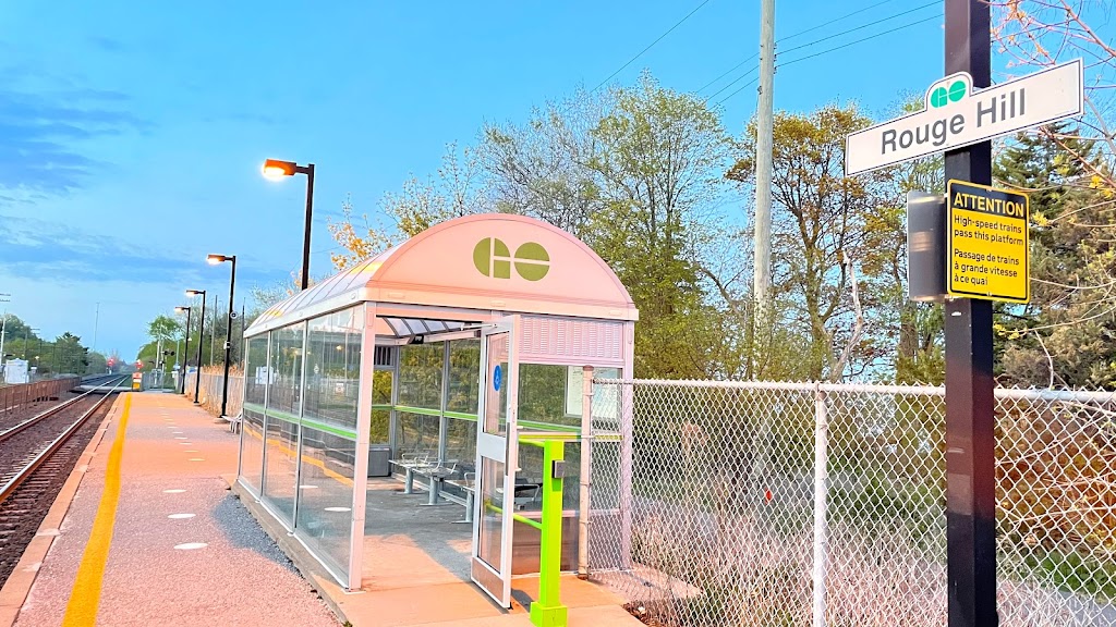 Rouge Hill GO Train Station Ticket Building | 6251 Lawrence Ave E, Scarborough, ON M1C 5G4, Canada | Phone: (416) 869-3200