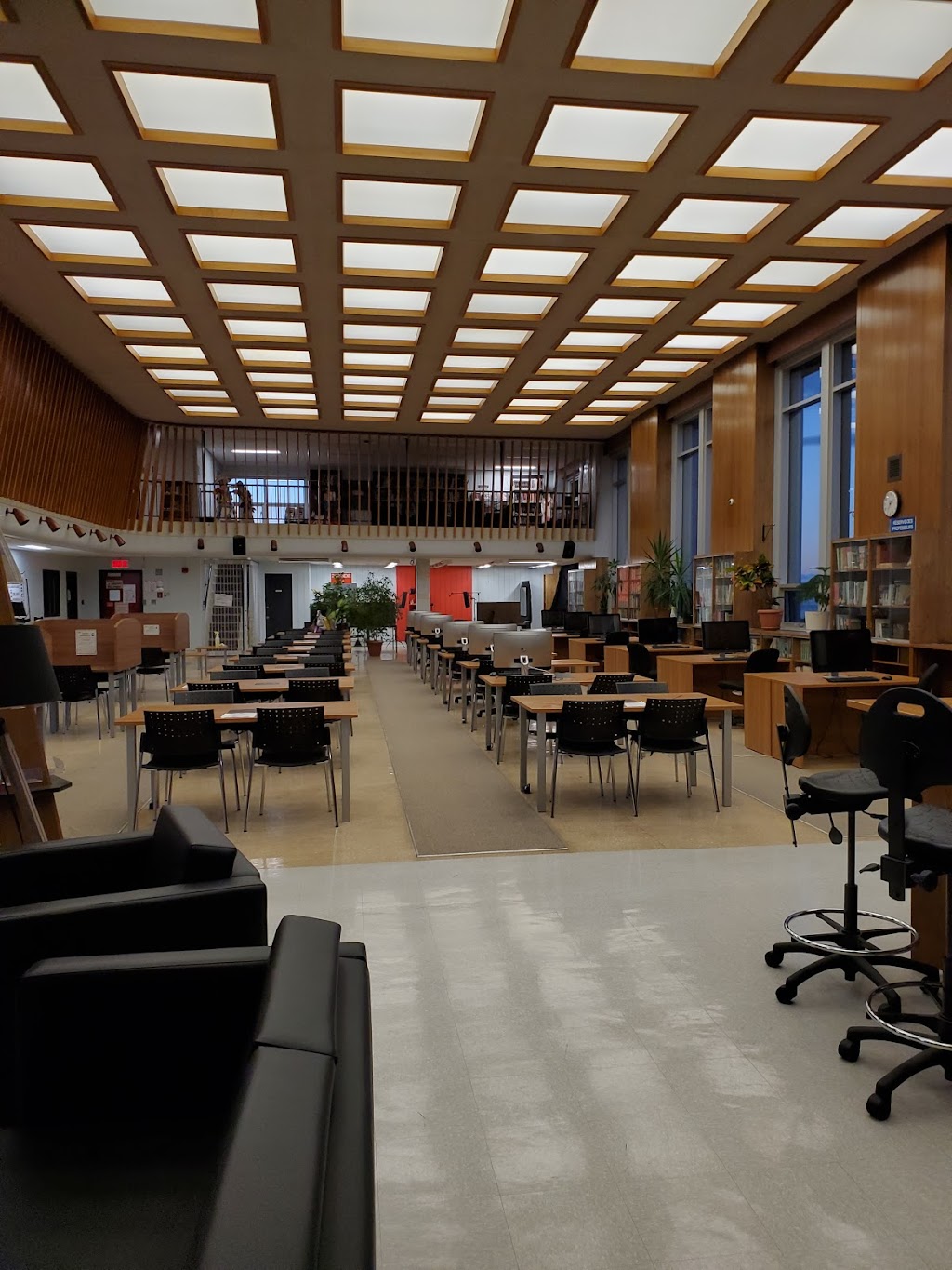 Bibliothèque François-Hertel | library | 140 4e Avenue Painchaud, La Pocatière, QC G0R 1Z0, Canada | 4188561525 OR +1 418-856-1525