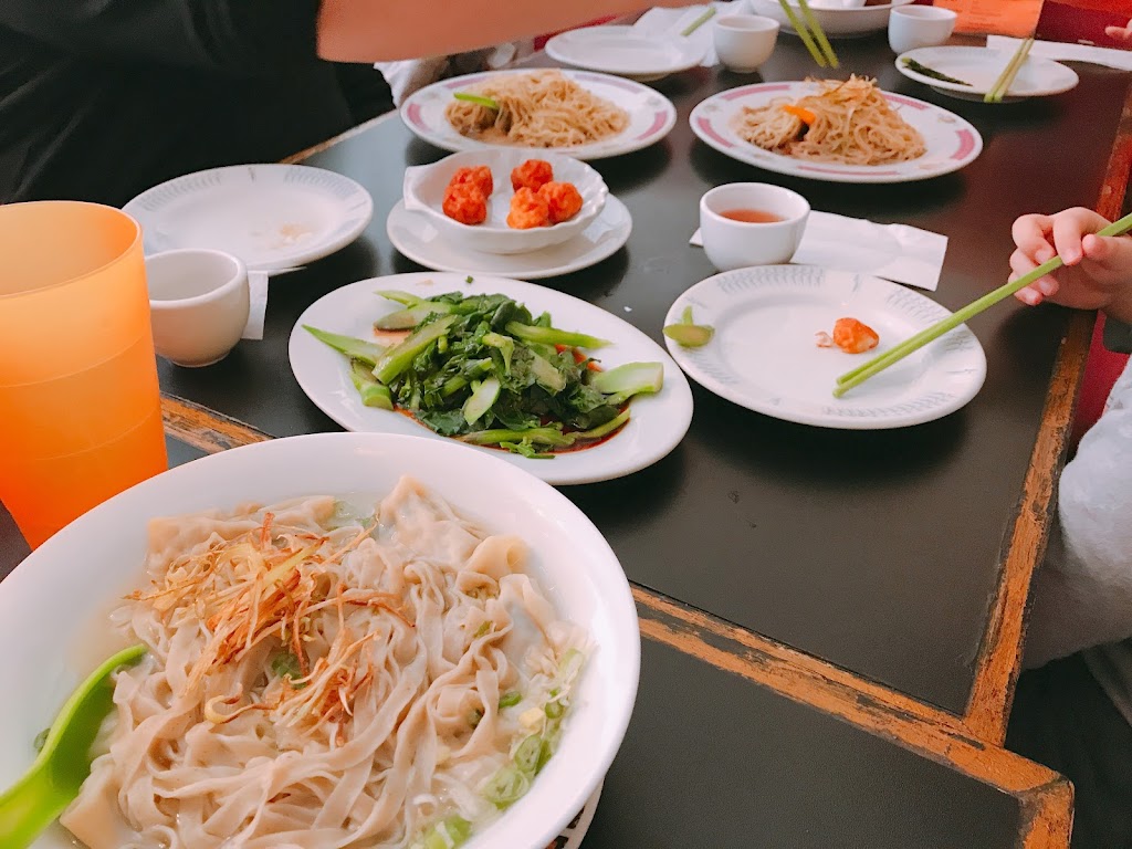 Restaurant Sai Gwan | 14 Rue de la Gauchetière E, Montréal, QC H2X 1P3, Canada | Phone: (514) 227-2868