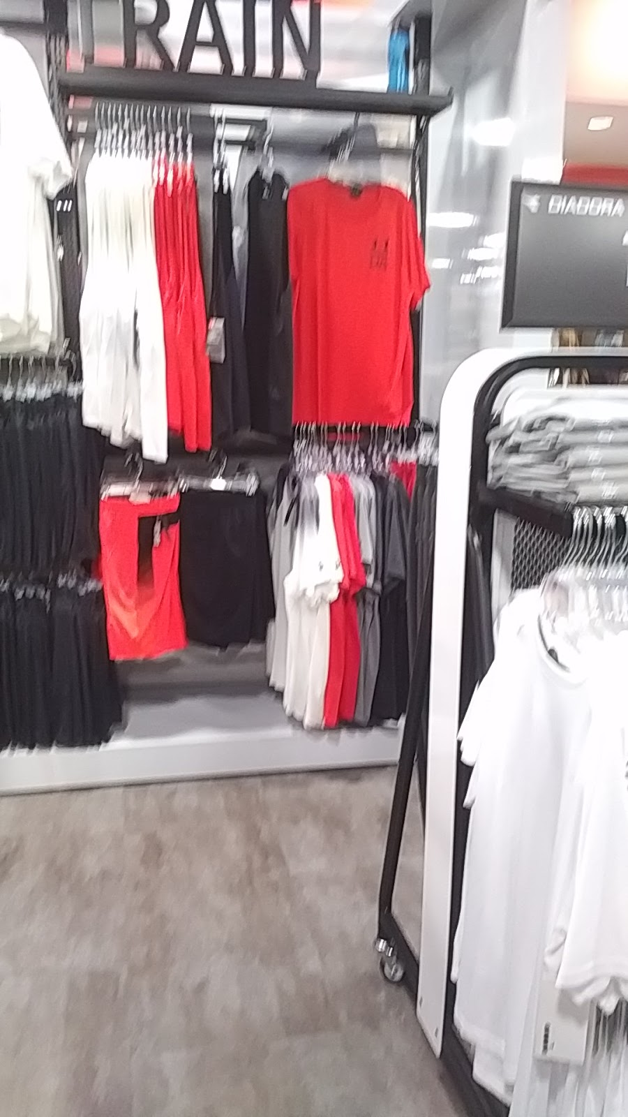 Sport Chek Conestoga Mall | 550 King St N, Waterloo, ON N2L 5W6, Canada | Phone: (519) 886-6336
