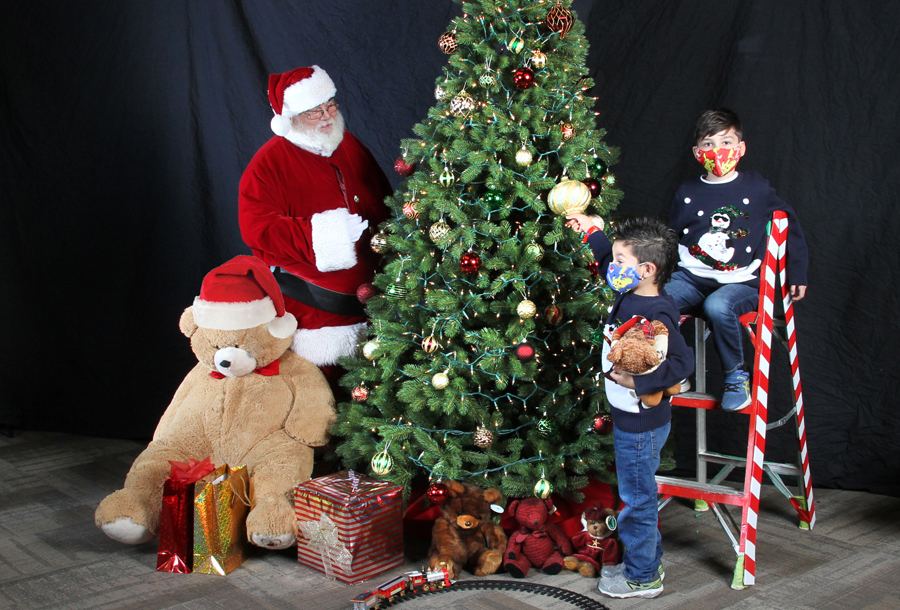 Santa Photos Calgary | 5225 101 St NW, Calgary, AB T3L 1S4, Canada | Phone: (403) 923-8804