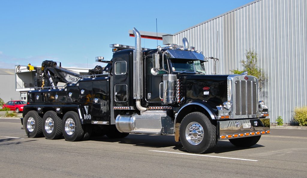 J&s towing | Stirling, ON K0K 3E0, Canada | Phone: (613) 707-8677