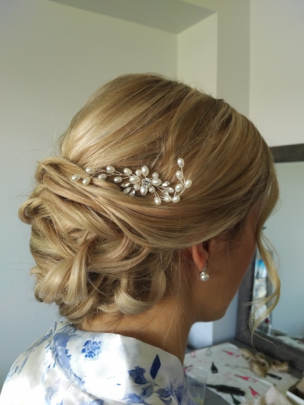 Ahead Above Salon | 37 Agnes St, Barrie, ON L4M 2S3, Canada | Phone: (705) 809-1242