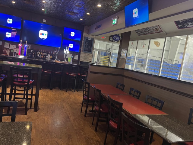 Lookout Sports Lounge | 610 S Service Rd #5, Stoney Creek, ON L8E 4G3, Canada | Phone: (905) 643-9060