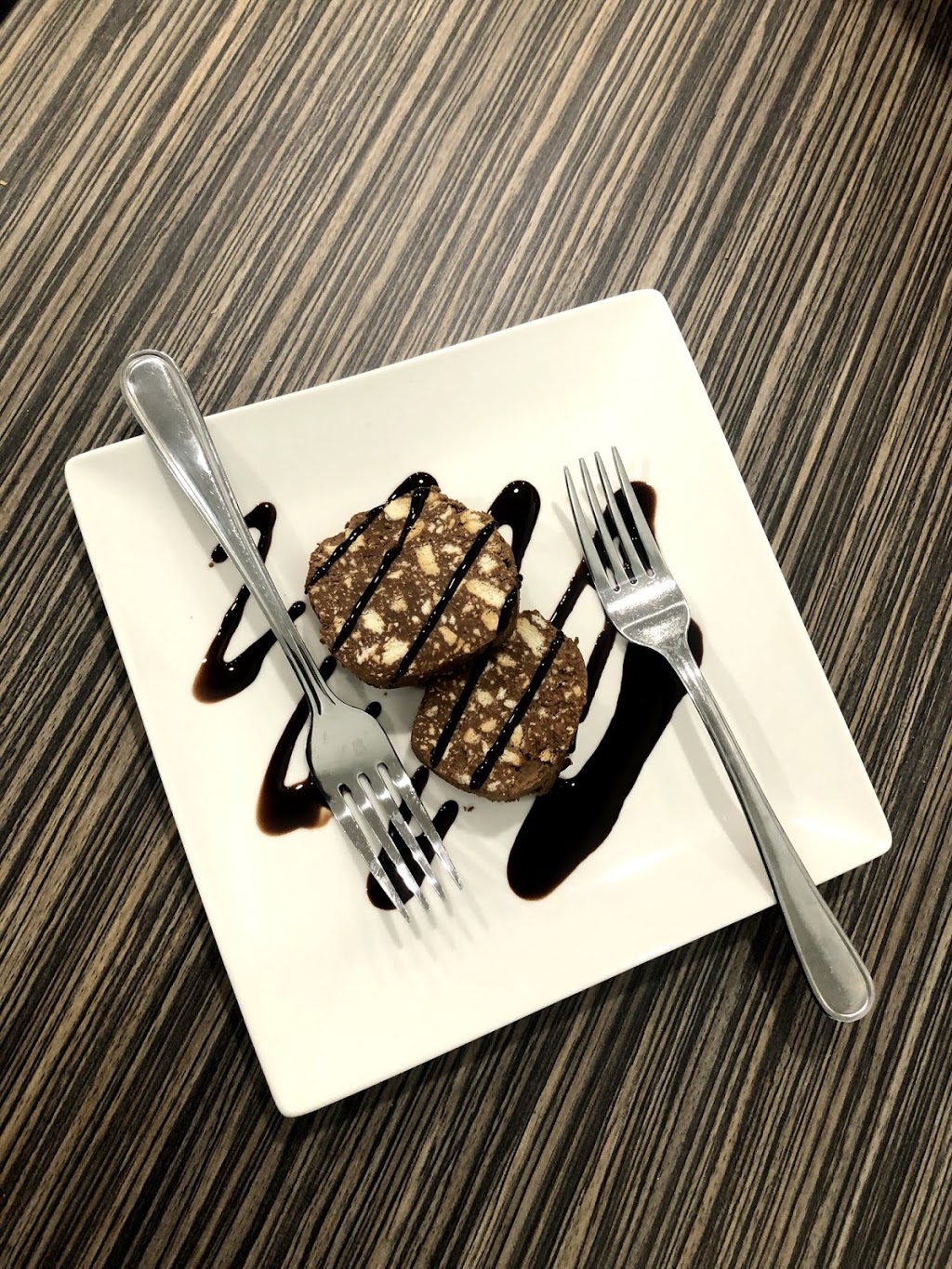 Favoloso Italian Cafe and Pizzeria | 13240 118 Ave NW, Edmonton, AB T5L 4N4, Canada | Phone: (780) 454-6329