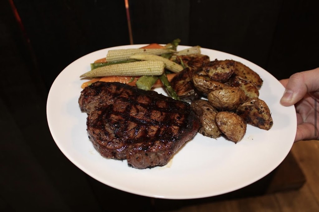 Urban Angus Steak and Wine | 26 Elgin St W, Arnprior, ON K7S 1N3, Canada | Phone: (613) 558-5050