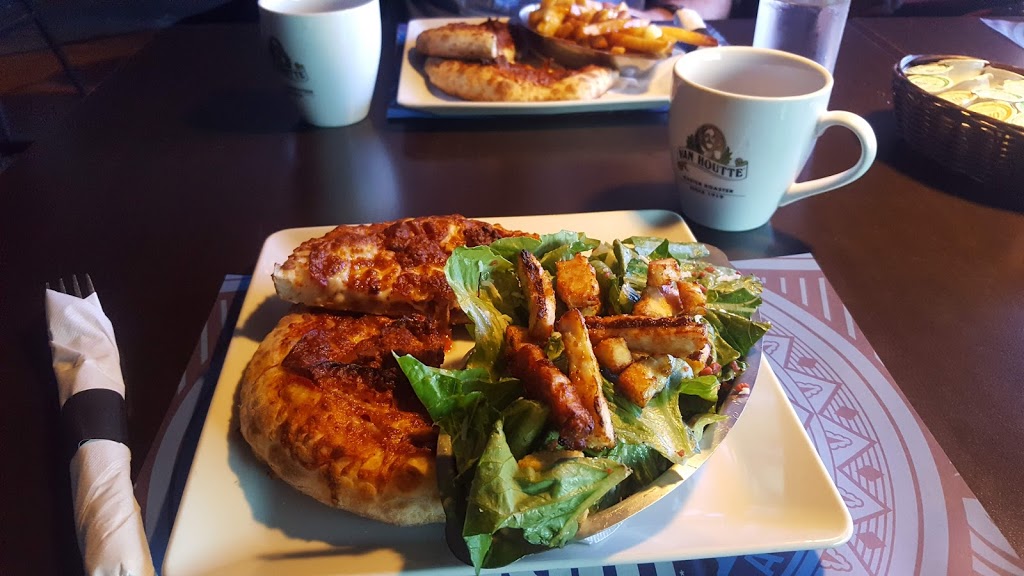 Pizzéria Paquet Donnacona | 656 Avenue Jacques-Cartier, Donnacona, QC G3M 2G2, Canada | Phone: (418) 285-1849