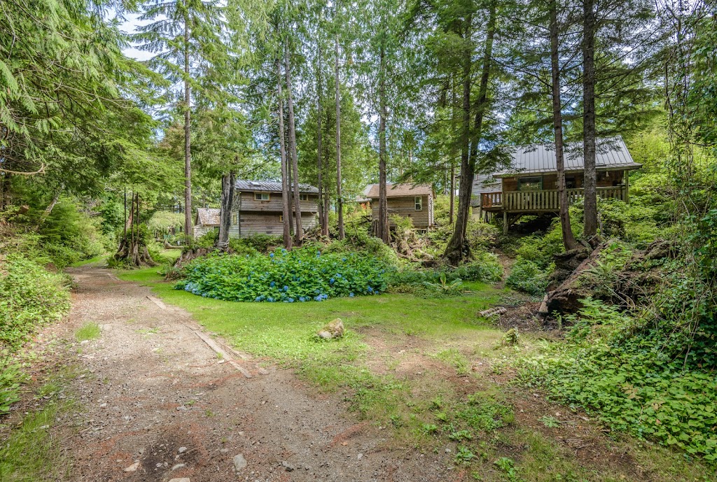 Woods End Landing | 380 Cape Beale, Trail, Bamfield, BC V0R 1B0, Canada | Phone: (250) 728-3383