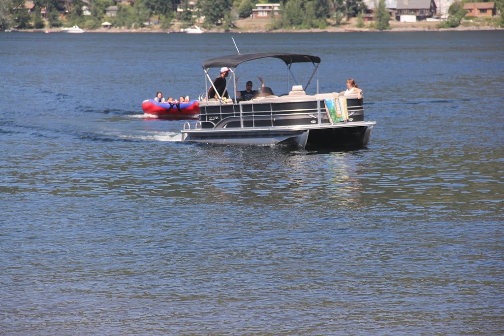 Blindbay Vacations | 2461 Blind Bay Rd, Blind Bay, BC V0E 1H2, Canada | Phone: (250) 675-3281