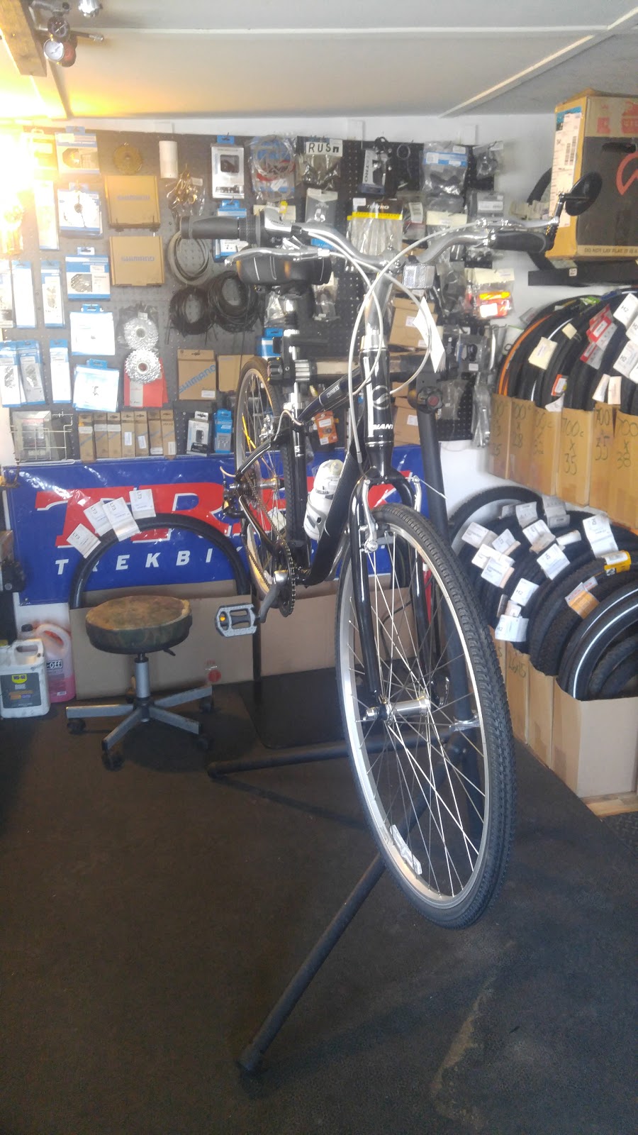 Bob Cyclo | 96 Boulevard Sainte-Rose, Laval, QC H7L 1K4, Canada | Phone: (450) 937-7522