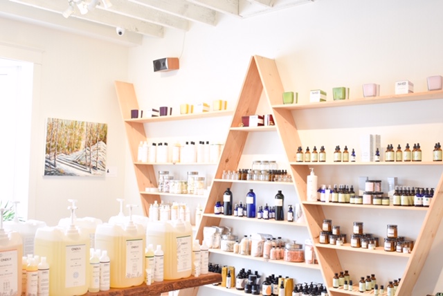 Pine Boutique | 38 Pine St, Collingwood, ON L9Y 2N7, Canada | Phone: (705) 443-8316
