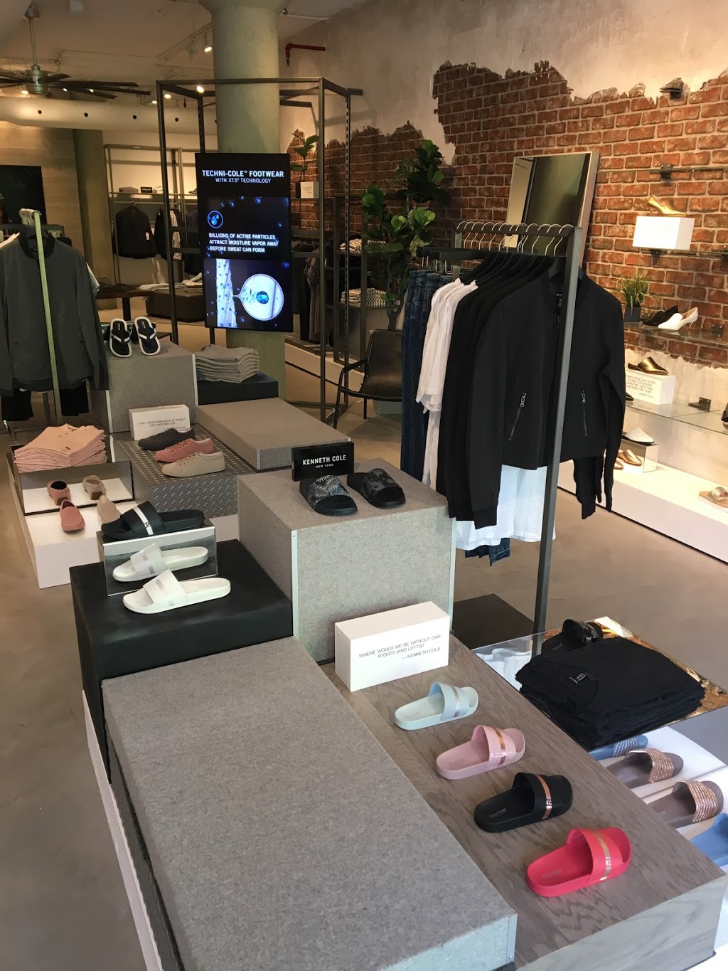 Kenneth Cole Toronto | 315 Queen St W, Toronto, ON M5V 2A4, Canada | Phone: (437) 370-7104