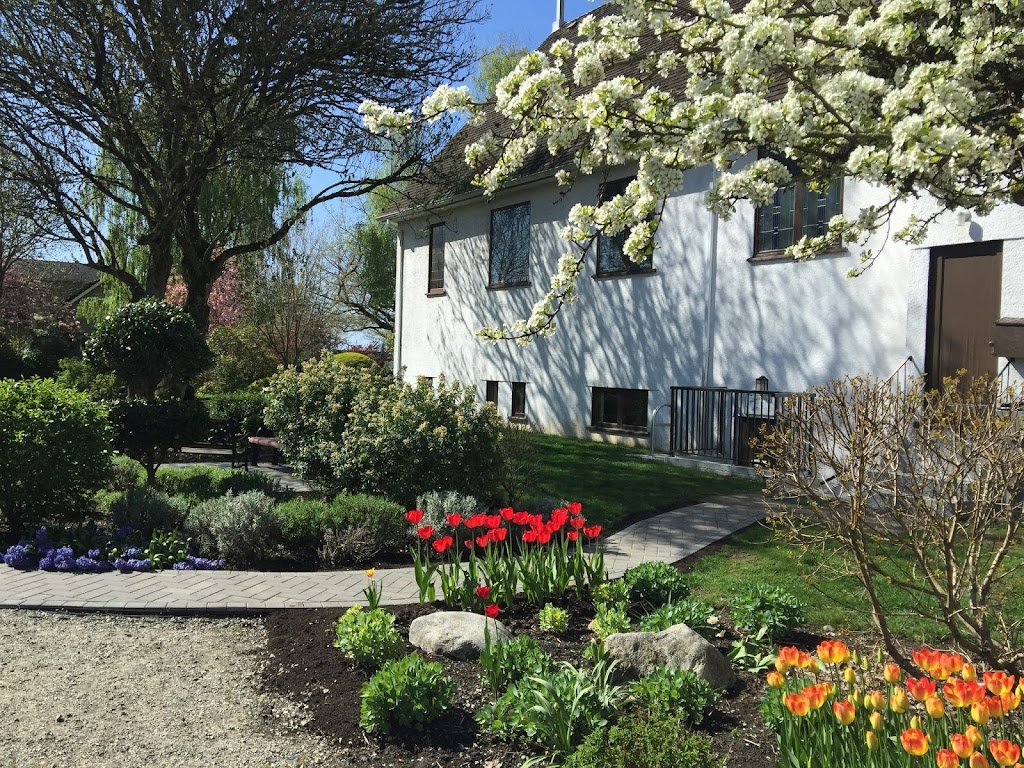 Westgate Montessori School | 3489 W 31st Ave, Vancouver, BC V6S 1X6, Canada | Phone: (604) 221-9300