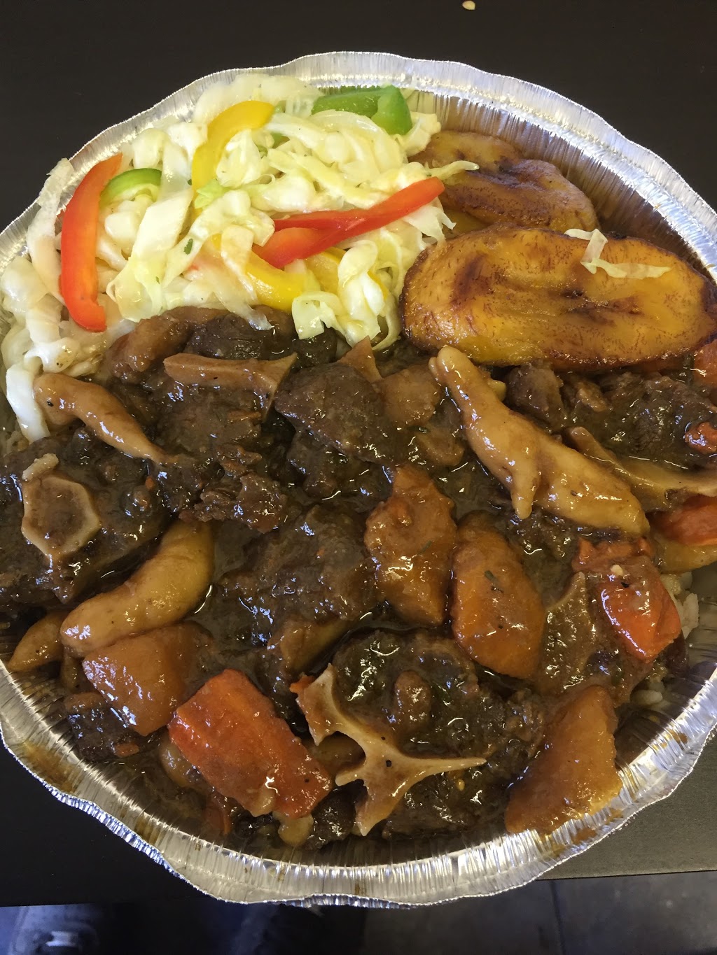 Janettes Spicy Island | 5B 3e Av S, Roxboro, QC H8Y 2L3, Canada | Phone: (514) 685-7048
