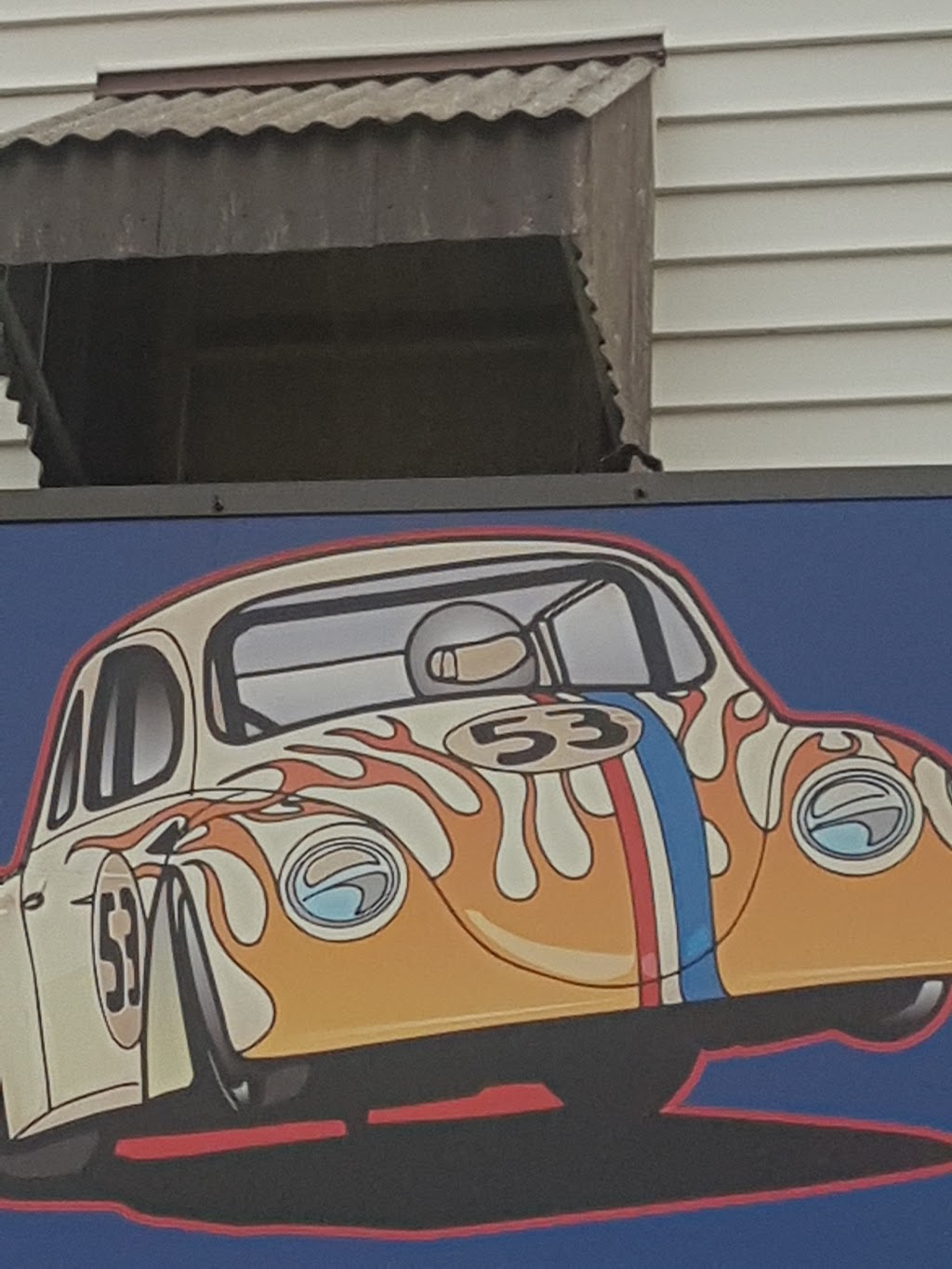 Johns Bug Shop | 1 Southworth St N, Welland, ON L3B 1X8, Canada | Phone: (905) 735-2847